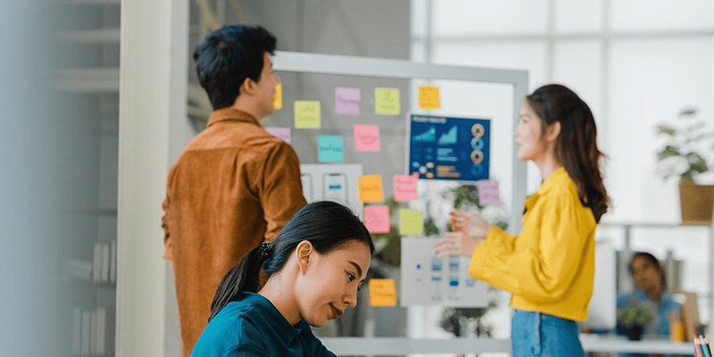 chon-nganh-nao-de-xin-viec-nhat-hien-nay