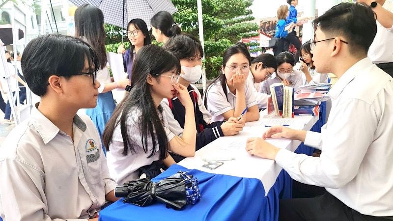 chon nghe phu hop voi to chat