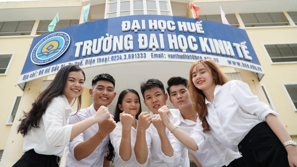 review Đại học Huế
