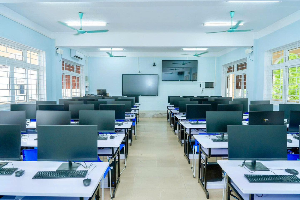 review Đại học Huế