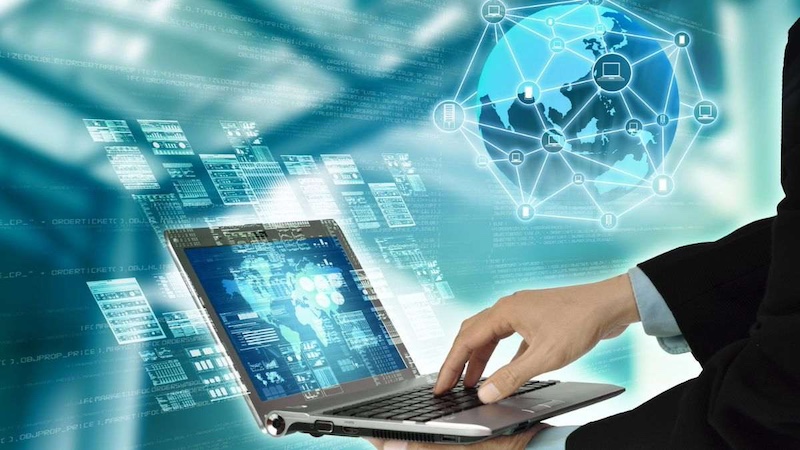 review-nganh-IT-nen-hoc-truong-nao