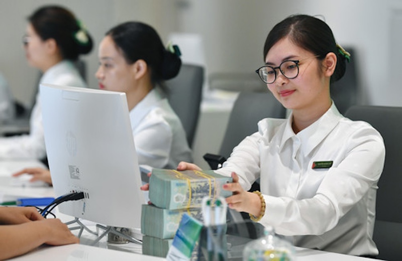 review-nganh-tai-chinh-ngan-hang-con-hot-khong