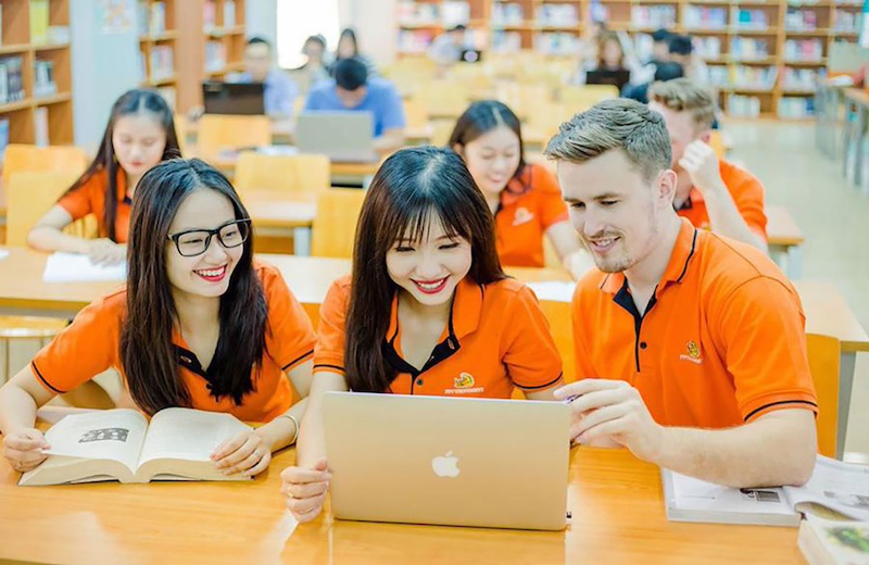 review-nganh-thuong-mai-dien-tu