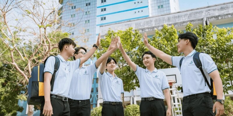 review-truong-dai-hoc-cong-nghe-thong-tin-tp-hcm-anh-2