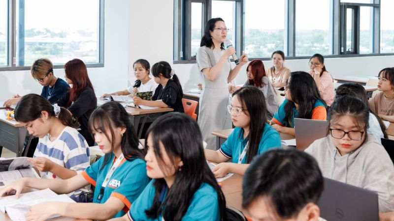 Review Trường Đại học Kinh tế TP. Hồ Chí Minh