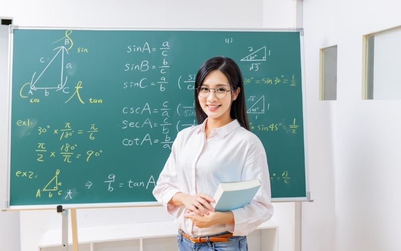 Không giỏi toán lý hóa thì học ngành gì