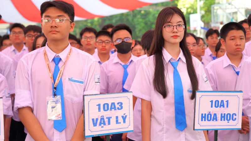 nên cho con thi trường chuyên không