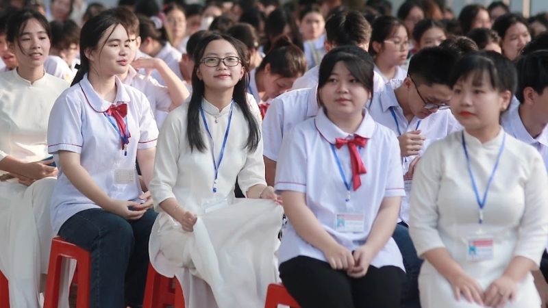 nên cho con thi trường chuyên không