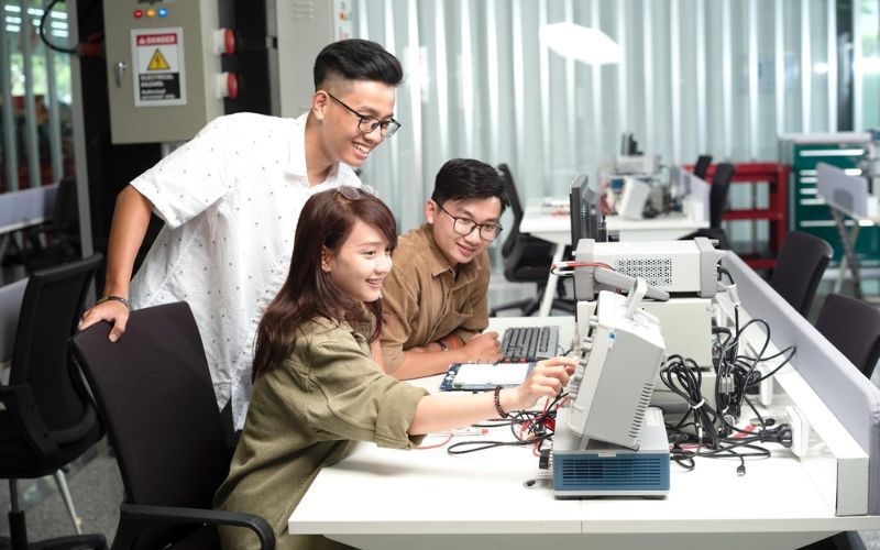 phu-huynh-nen-day-gi-cho-con-lop-12