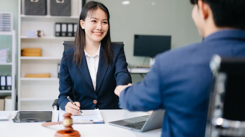 review ngành Luật kinh tế