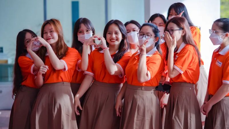 cách quản lý con khi đi học xa nhà