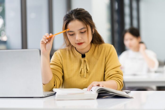 nhiều bạn tìm kiếm kinh nghiệm qua môn tiếng Anh để có chiến lược học phù hợp, tối ưu thời gian mà vẫn đạt kết quả tốt.
