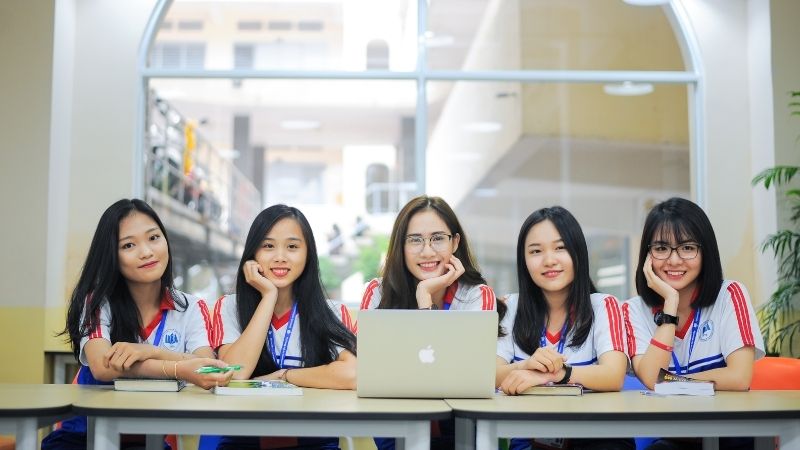 học phí ĐH Kinh tế TP.HCM