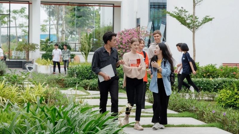 học phí ĐH Kinh tế TP.HCM