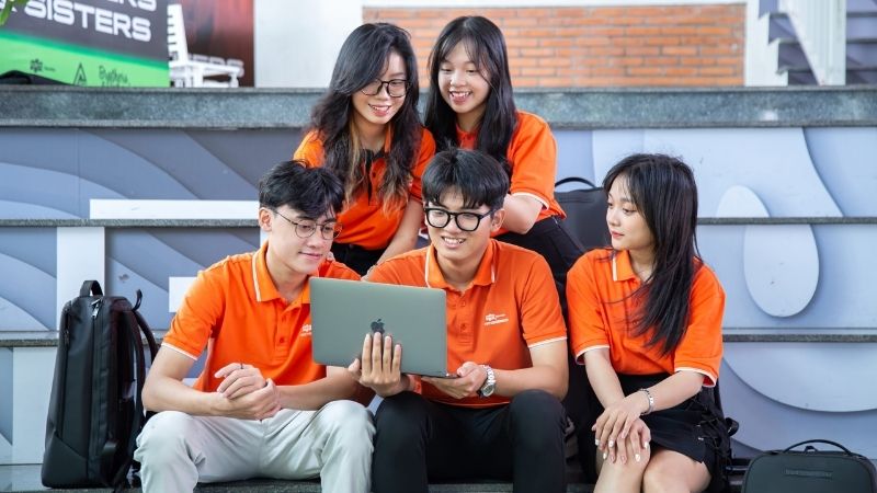 học phí ngành Truyền thông Đa phương tiện