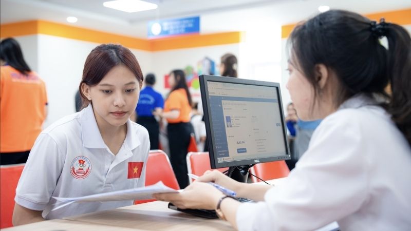 so sánh học phí trường công và tư