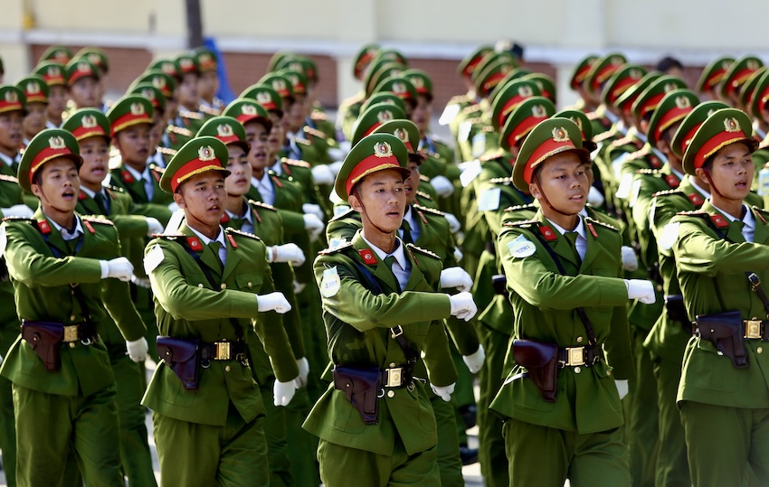 lương công an 