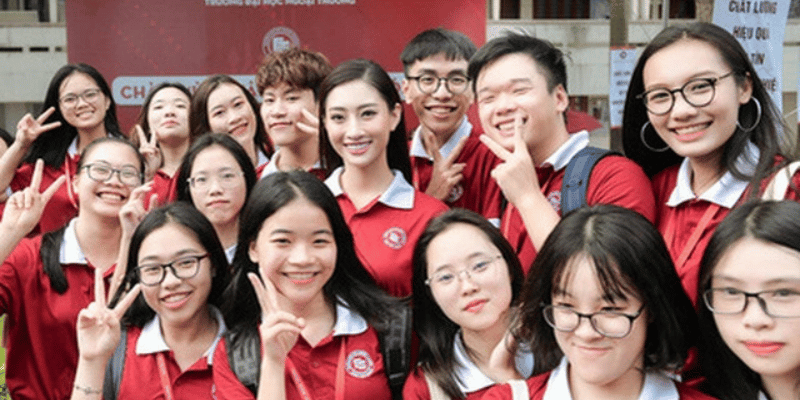 hoc-phi-dh-ngoai-thuong