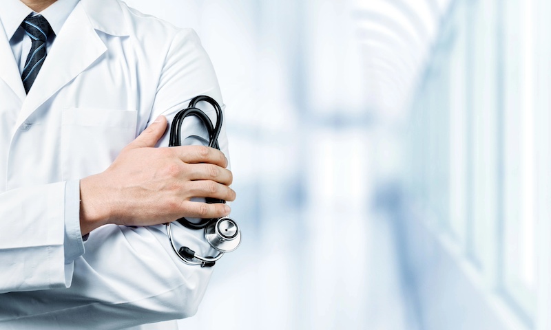 luong-bac-si-moi-ra-truong