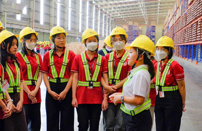 luong nganh logistics